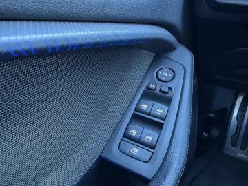 BMW M135i xDrive HeadUp Harman Lenkradheiz Pano KeyL