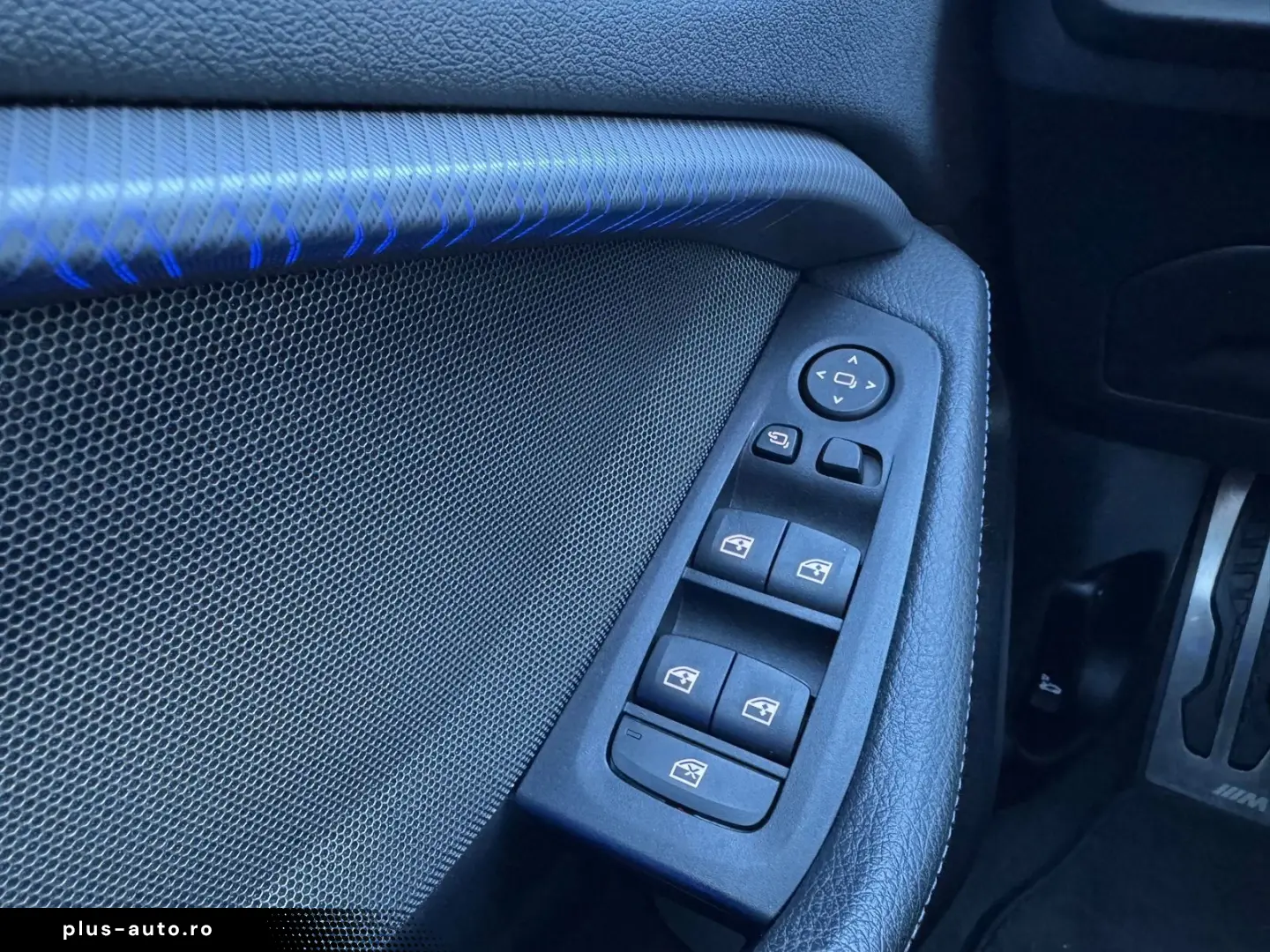 BMW M135i xDrive HeadUp Harman Lenkradheiz Pano KeyL