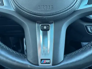 BMW M135i xDrive HeadUp Harman Lenkradheiz Pano KeyL