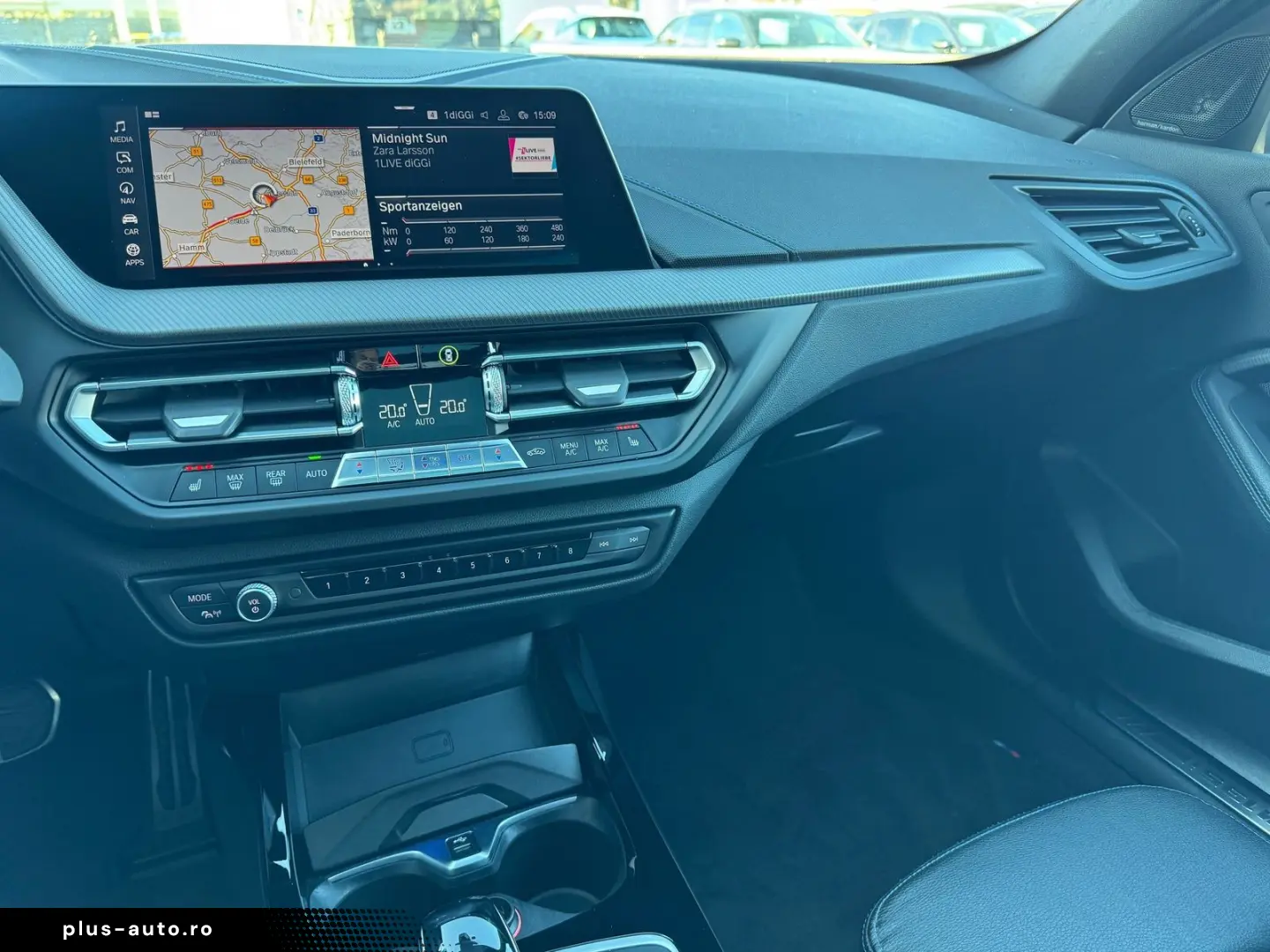 BMW M135i xDrive HeadUp Harman Lenkradheiz Pano KeyL