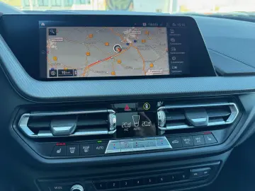 BMW M135i xDrive HeadUp Harman Lenkradheiz Pano KeyL