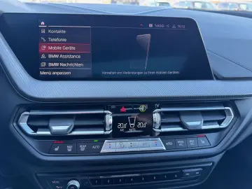 BMW M135i xDrive HeadUp Harman Lenkradheiz Pano KeyL