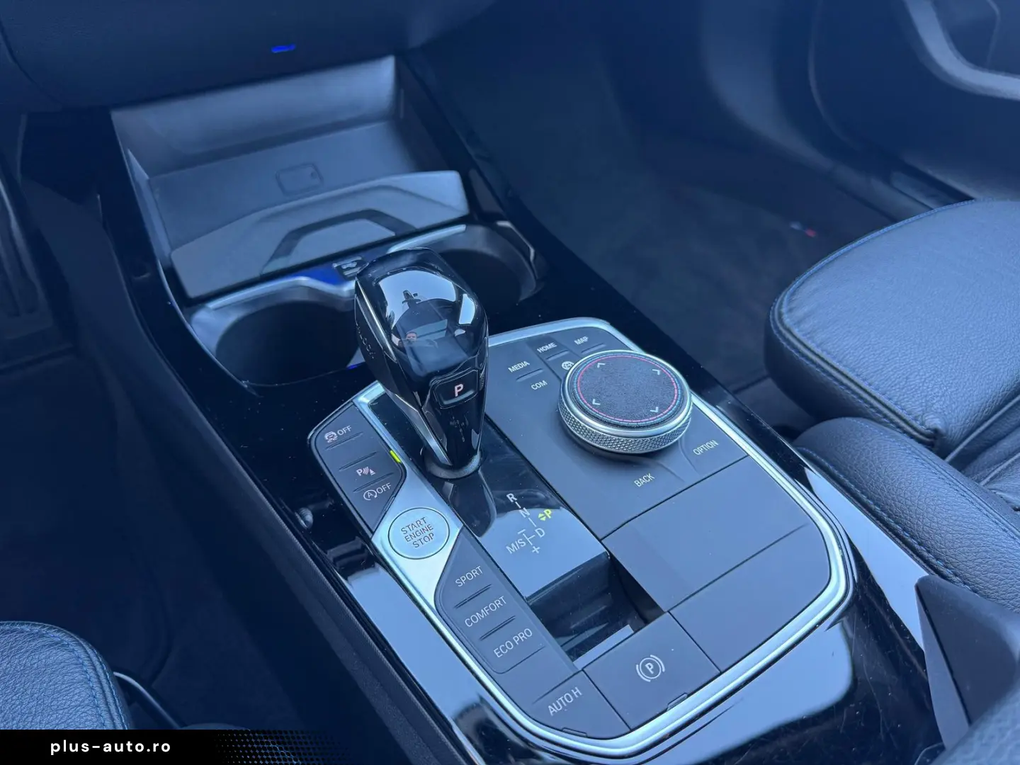 BMW M135i xDrive HeadUp Harman Lenkradheiz Pano KeyL