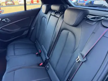BMW M135i xDrive HeadUp Harman Lenkradheiz Pano KeyL