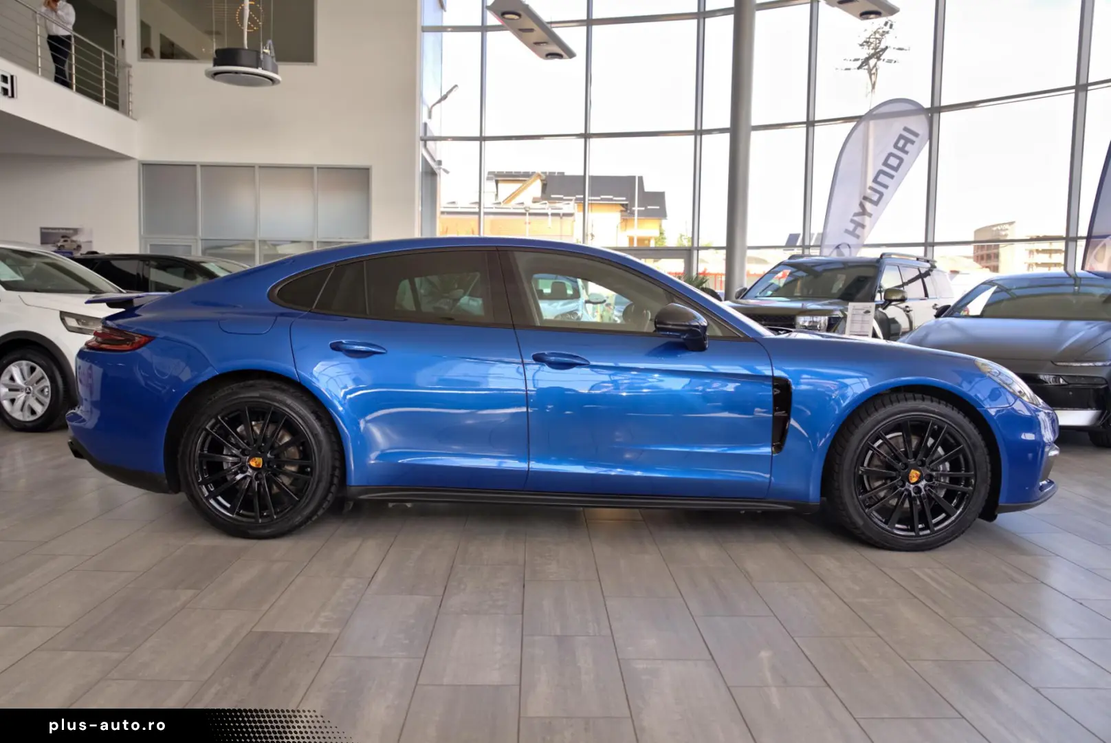 Porsche Panamera 4