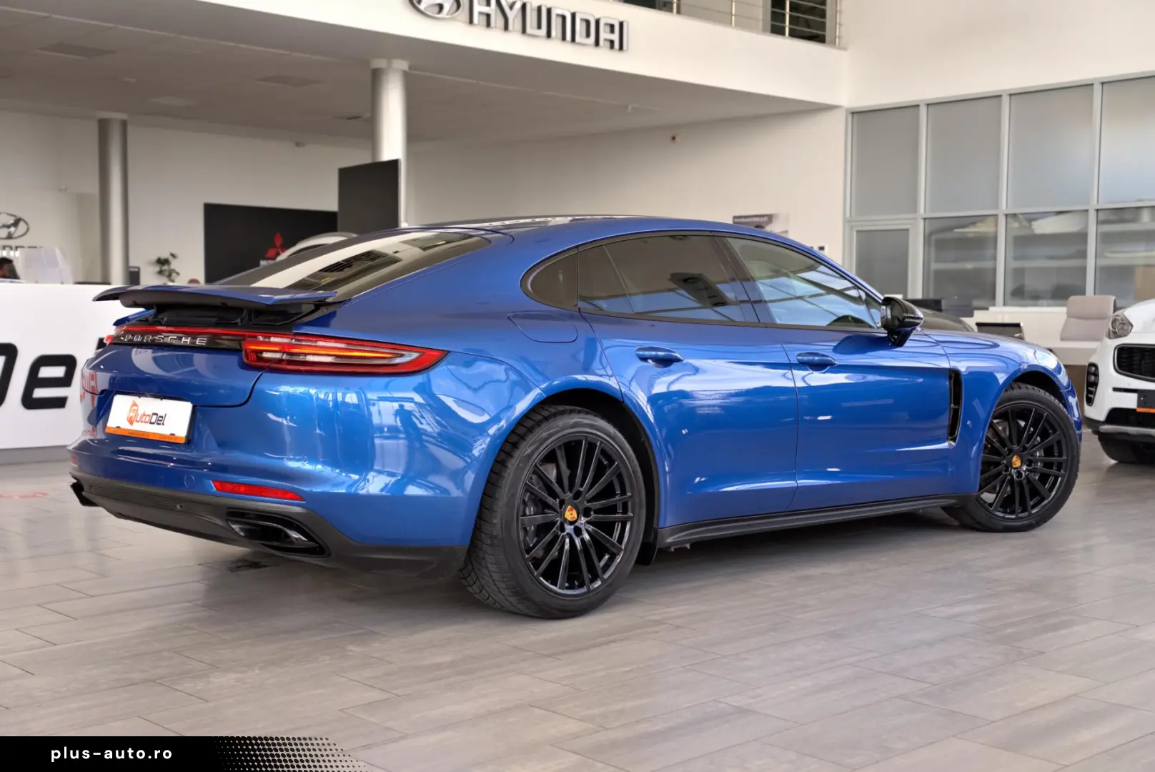 Porsche Panamera 4