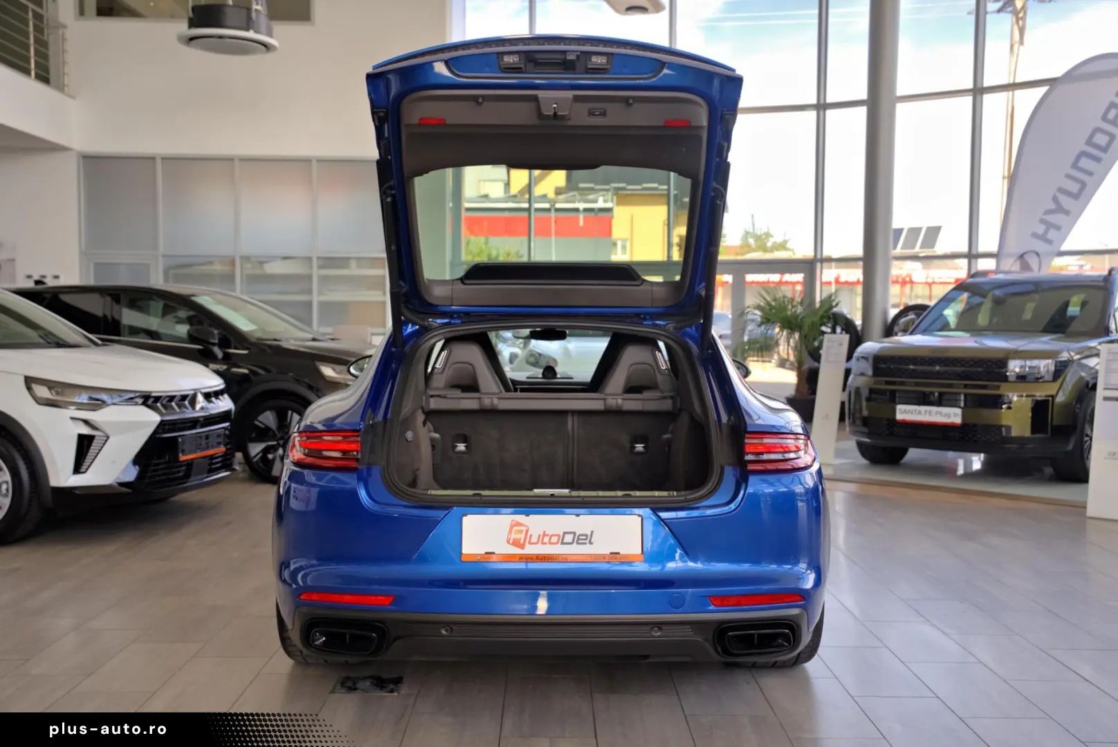 Porsche Panamera 4