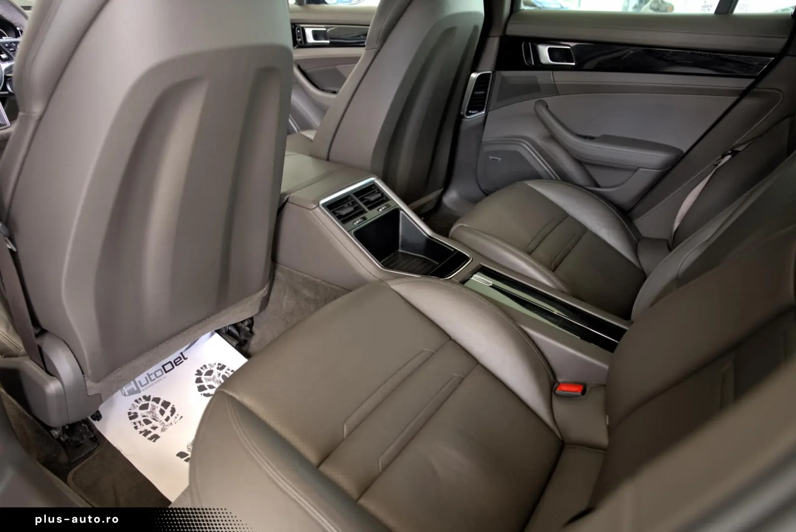 Porsche Panamera 4