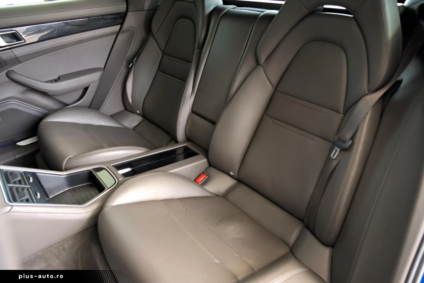 Porsche Panamera 4