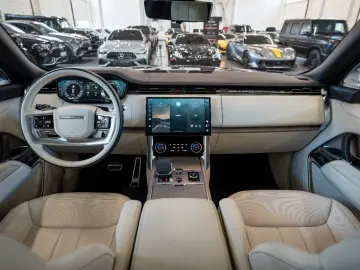 LAND ROVER Range Rover 4.4 P530 First Edition