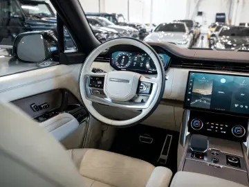 LAND ROVER Range Rover 4.4 P530 First Edition