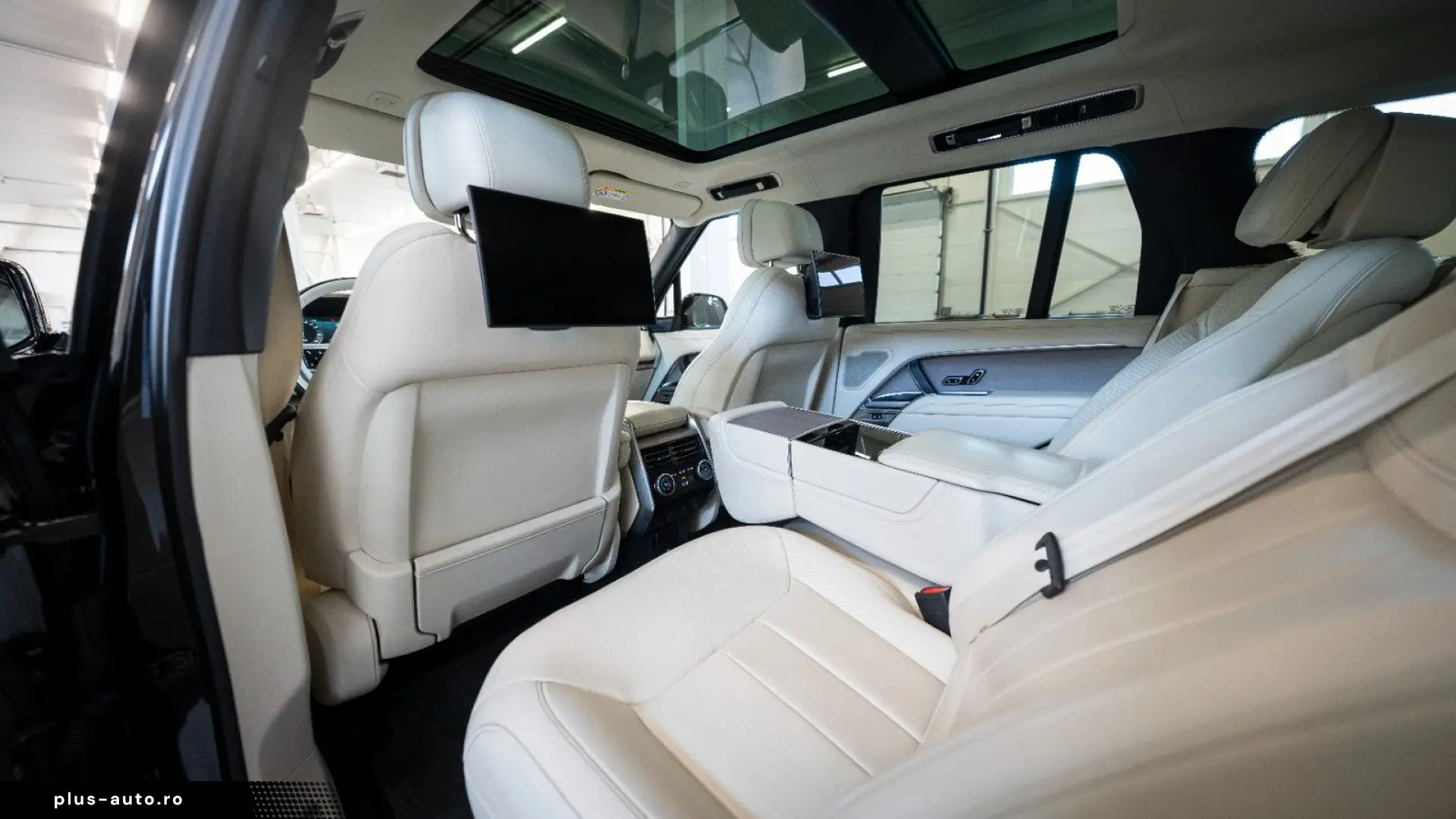 LAND ROVER Range Rover 4.4 P530 First Edition
