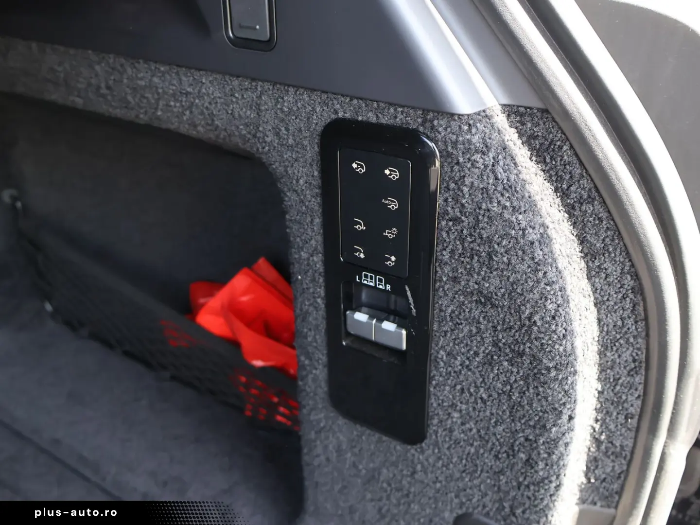 LAND ROVER Range Rover D350 HSE SWB Pano-Standhzg-KeyGo-ACC