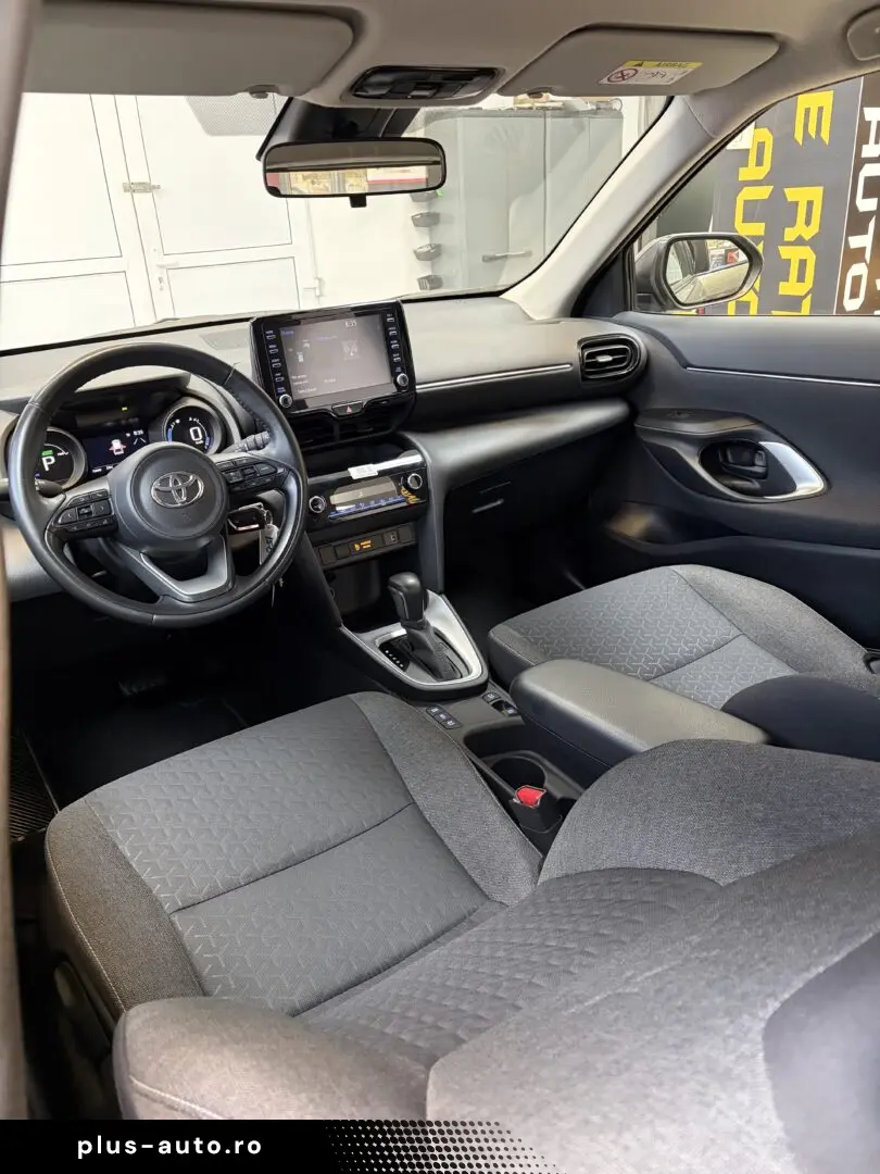 TOYOTA YARIS CROSS 2024
