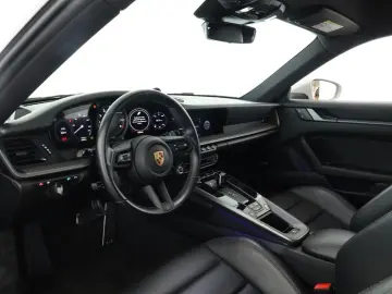 Porsche 992 911 Carrera 4S