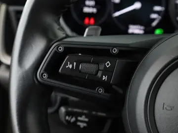 Porsche 992 911 Carrera 4S