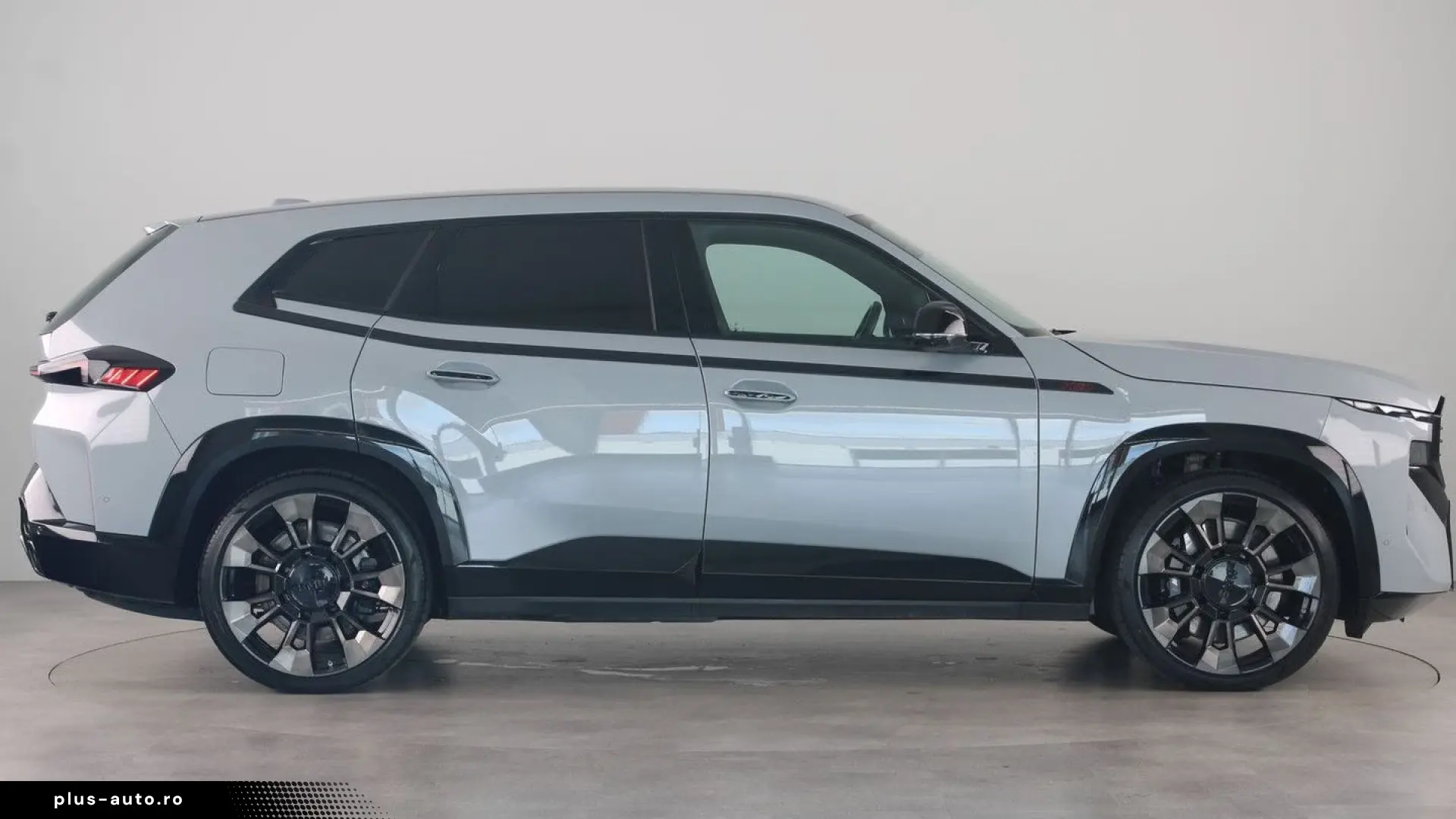 BMW XM PHEV Label Red 30 kWh