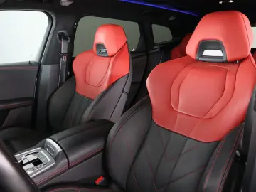 BMW XM PHEV Label Red 30 kWh