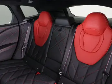 BMW XM PHEV Label Red 30 kWh