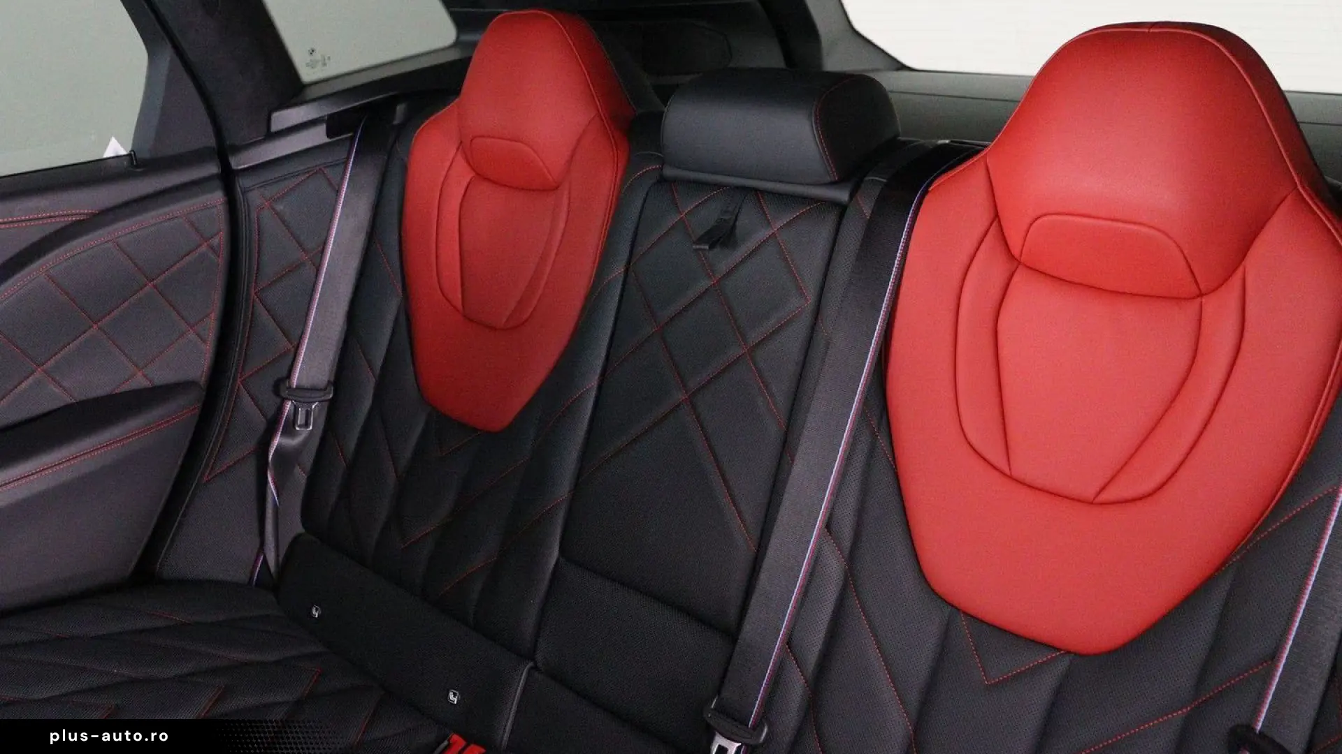 BMW XM PHEV Label Red 30 kWh