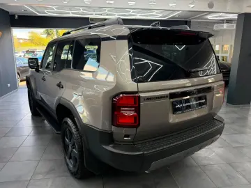 TOYOTA Land Cruiser 2 8 D-4D 151 kW AWD Executive  360