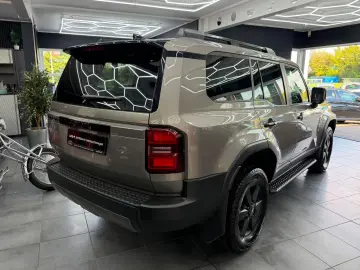 TOYOTA Land Cruiser 2 8 D-4D 151 kW AWD Executive  360