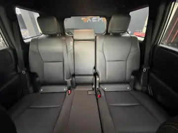 TOYOTA Land Cruiser 2 8 D-4D 151 kW AWD Executive  360