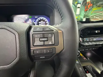 TOYOTA Land Cruiser 2 8 D-4D 151 kW AWD Executive  360