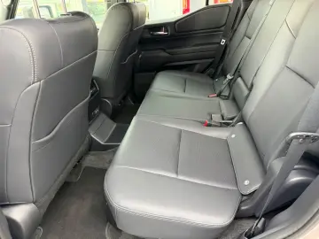 TOYOTA Land Cruiser 2 8 D-4D 151 kW AWD Executive  360