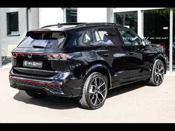 VW Tiguan 2.0 TSI 4M R-LINE BLACK PACK MASSAGE PANO