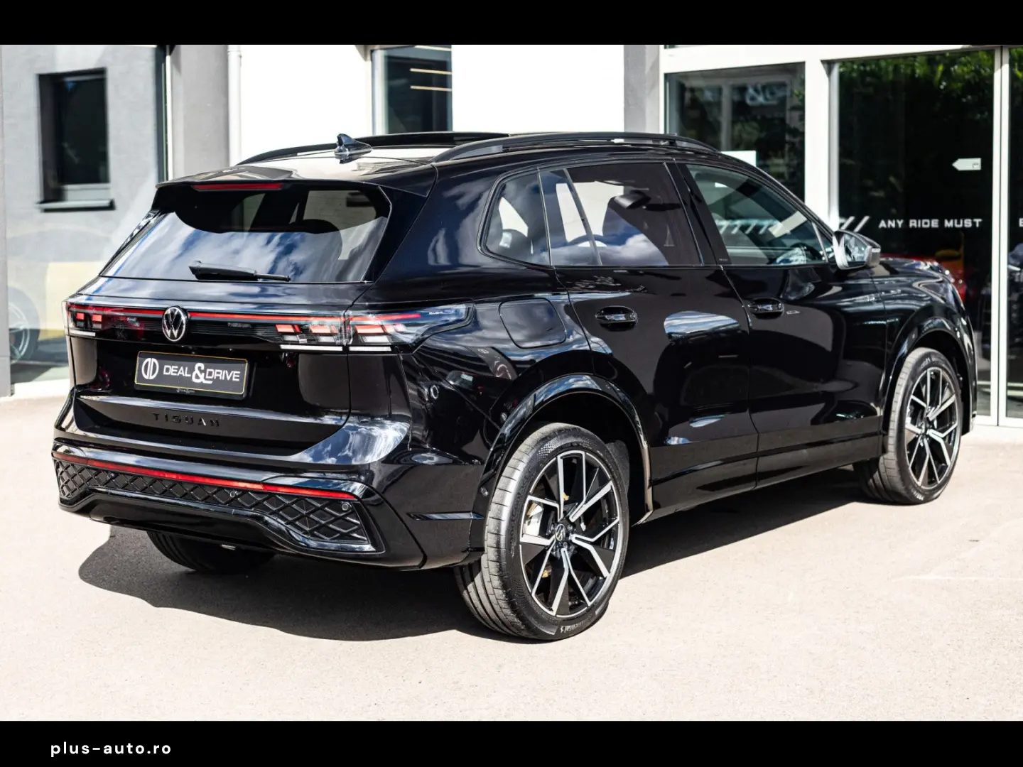 VW Tiguan 2.0 TSI 4M R-LINE BLACK PACK MASSAGE PANO
