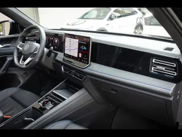 VW Tiguan 2.0 TSI 4M R-LINE BLACK PACK MASSAGE PANO