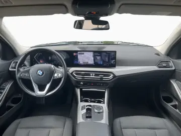 BMW 318i Touring PDC 3-Zonen DAB  SHZ LED Aut. Navi