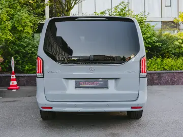 Mercedes-Benz V300d 4Matic Extra Long