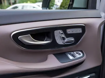 Mercedes-Benz V300d 4Matic Extra Long