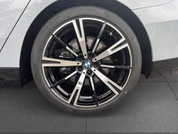 BMW 520i T M Sport StHz AHK Stop Go PAProf DrA AdLED