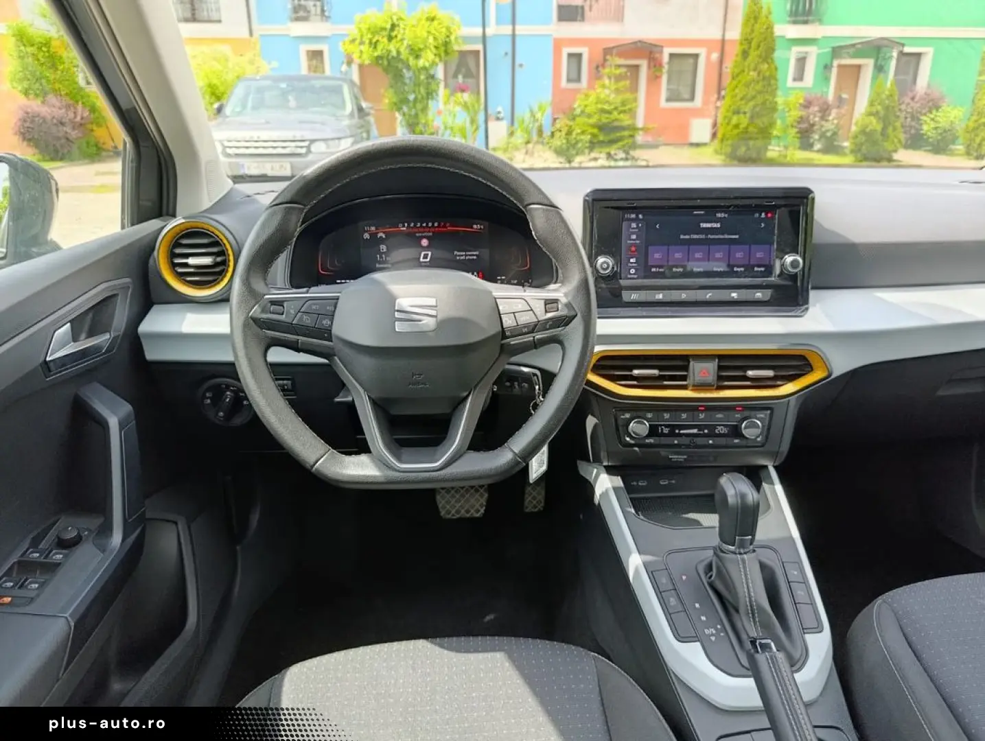 Seat Arona