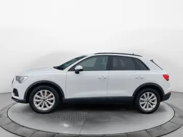 AUDI Q3 40 TFSI q. S-Tronic  ACC  CarPlay  Sitzh.  18