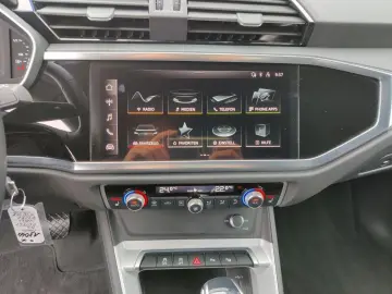 AUDI Q3 40 TFSI q. S-Tronic  ACC  CarPlay  Sitzh.  18