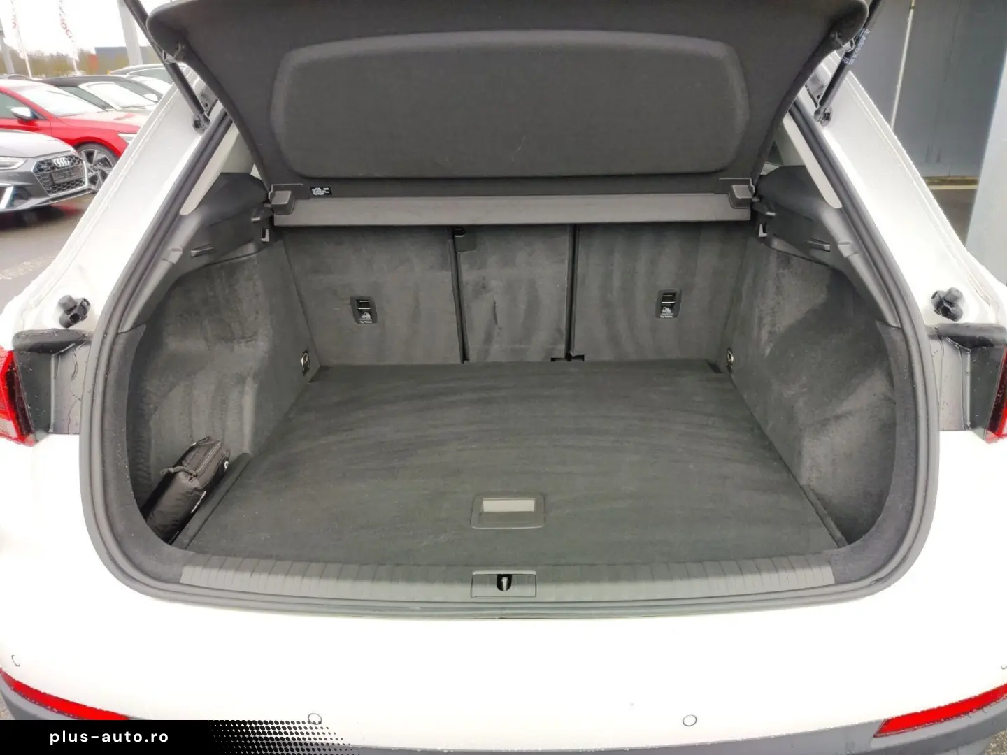 AUDI Q3 40 TFSI q. S-Tronic  ACC  CarPlay  Sitzh.  18