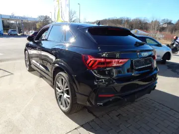 AUDI Q3 Sportback 45 TFSI quattro S line All-Black