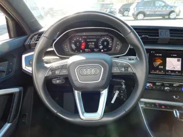 AUDI Q3 Sportback 45 TFSI quattro S line All-Black