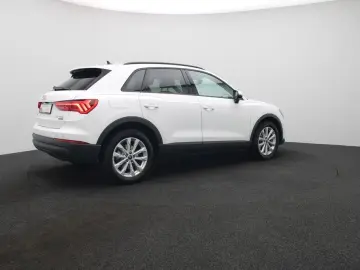 AUDI Q3 40 TFSI quattro . Virt. Cockpit LED Navi AHK