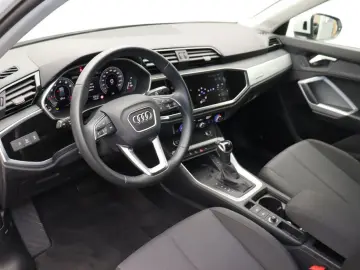 AUDI Q3 40 TFSI quattro . Virt. Cockpit LED Navi AHK