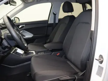 AUDI Q3 40 TFSI quattro . Virt. Cockpit LED Navi AHK