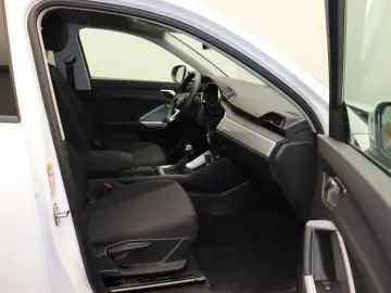 AUDI Q3 40 TFSI quattro . Virt. Cockpit LED Navi AHK