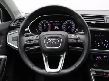 AUDI Q3 40 TFSI quattro . Virt. Cockpit LED Navi AHK