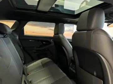 LAND ROVER Range Rover Evoque D200 HSE Dynamic Black Pack