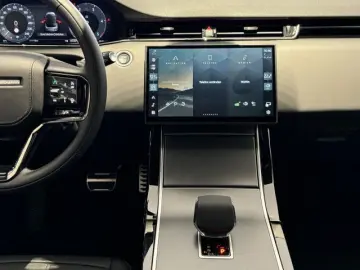 LAND ROVER Range Rover Evoque D200 HSE Dynamic Black Pack