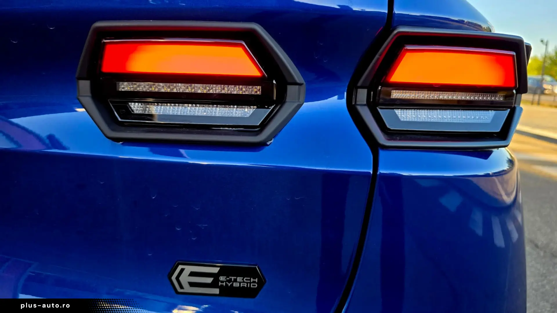 Renault Clio 6 Hybrid 1 8 benzina electric Esprit Alpine